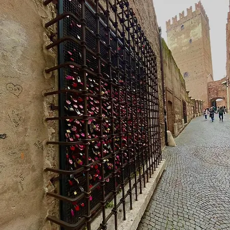 River Castle * Verona